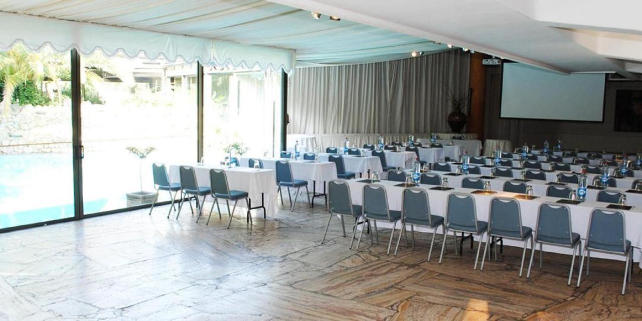 Y Centro De Eventos Manquehue Condes Santiago de Chile