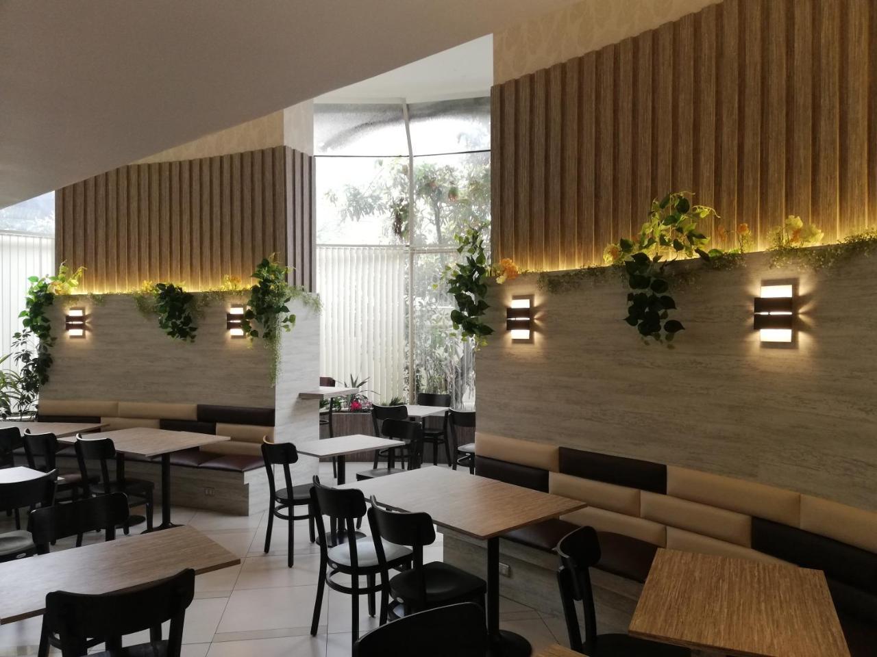 Hotel Montecarlo Santiago