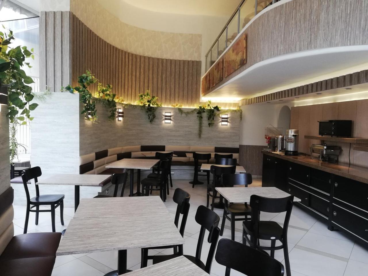 Montecarlo Hotel Santiago