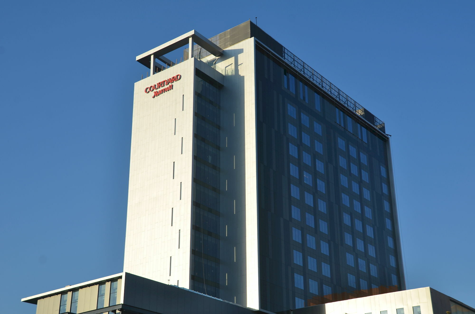 Hotel Courtyard By Marriott Condes 4*